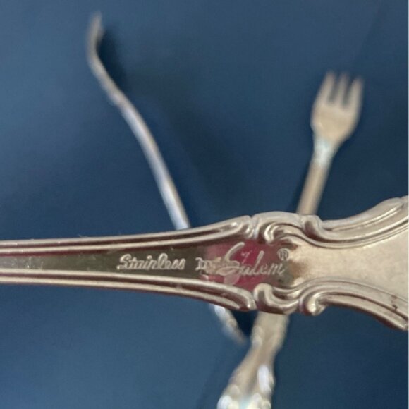 Vtg Stainless by Salem Victoria Pattern Serving Set Cocktail Fork Butter Knife - Picture 4 of 6